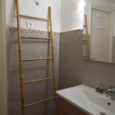 L'aiglon Airco In The Town Center For 4 By Sunset Apartment
