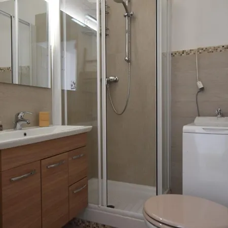 L'aiglon Airco In The Town Center For 4 By Sunset Apartment *
