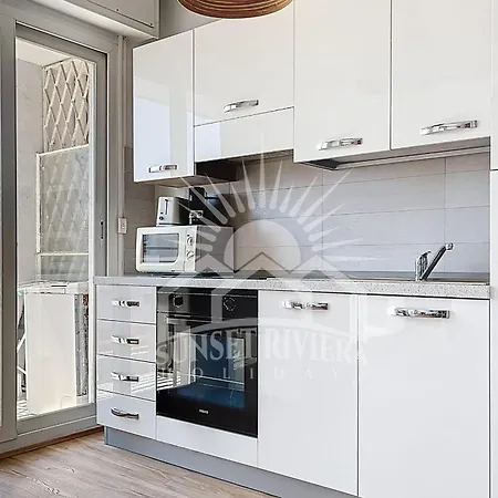 L'aiglon Airco In The Town Center For 4 By Sunset Apartment *